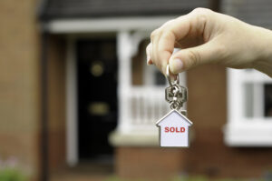 How to Save Money When Selling Your House
